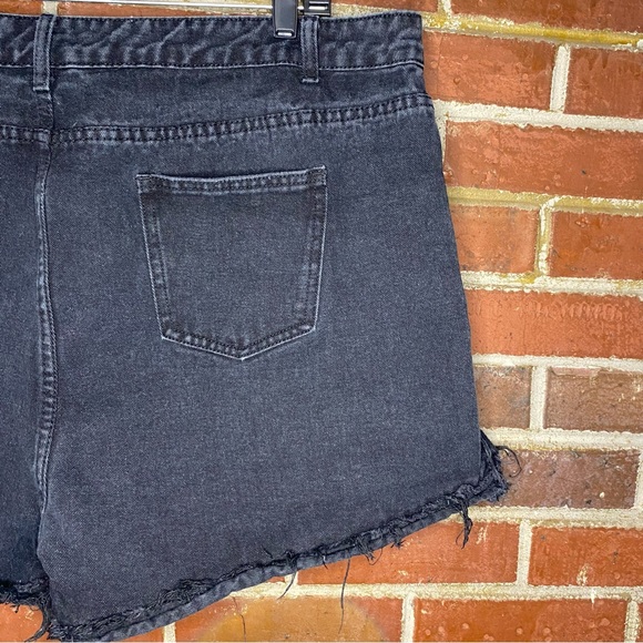 Shein Black Cutoff Denim Shorts Size 4XL - Picture 6 of 8